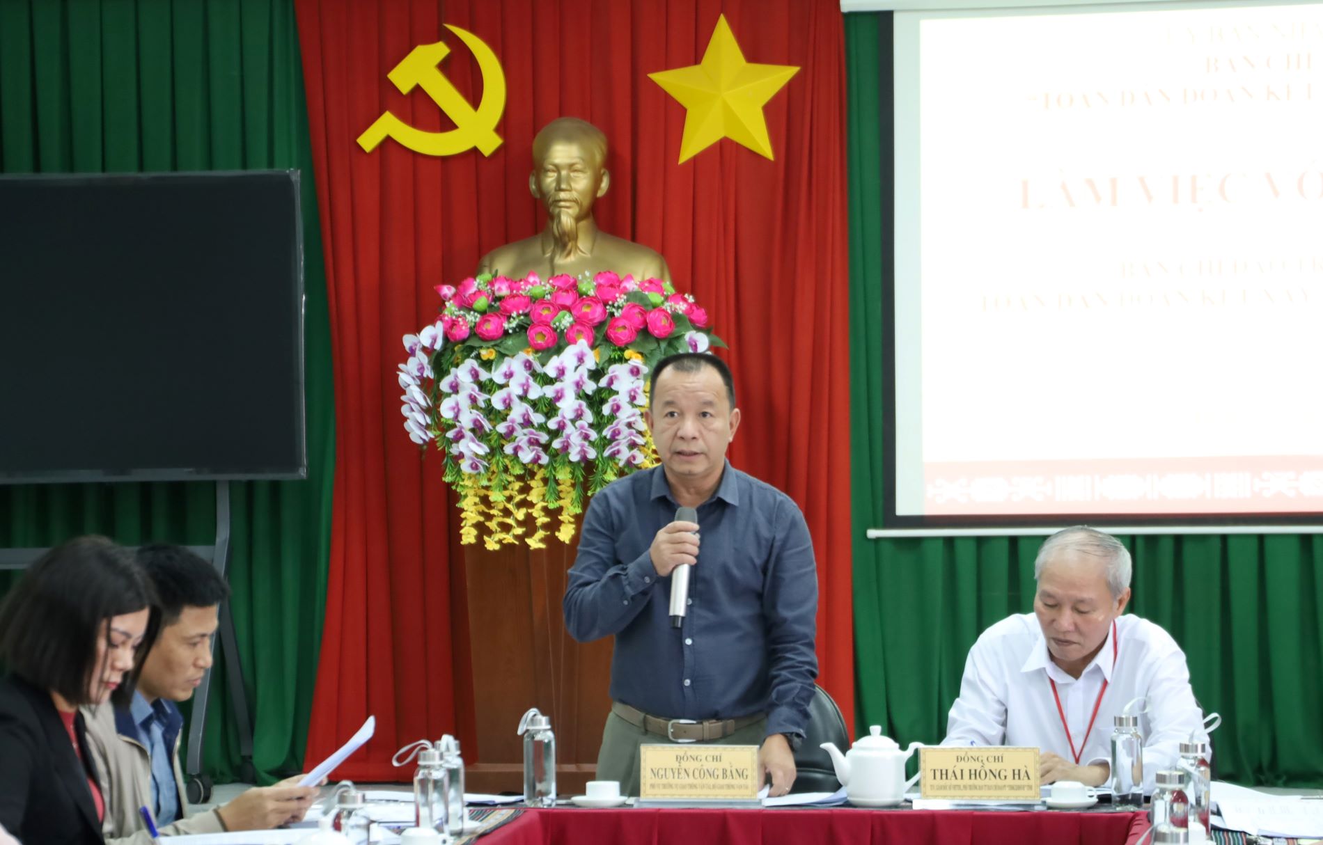 Đồng chí Nguyễn Công Bằng – Phó Vụ trưởng Vụ Vận tải, Bộ Giao thông vận tải phát biểu tại buổi làm việc.